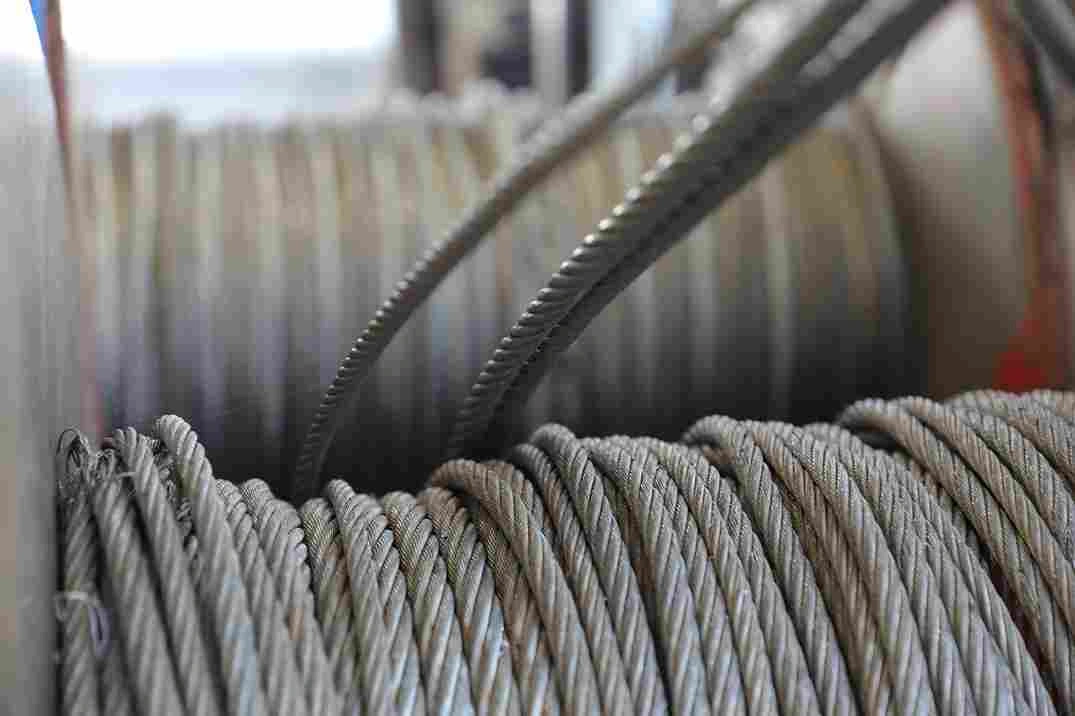 https://ukmech.uk/wp-content/uploads/2024/10/close-up-rope-tied-metal_11zon.webp